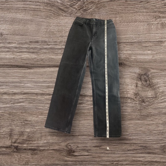 Hollister Denim - Hollister Women's Ultra-High Rise Mom Jeans Size 28 / 6R